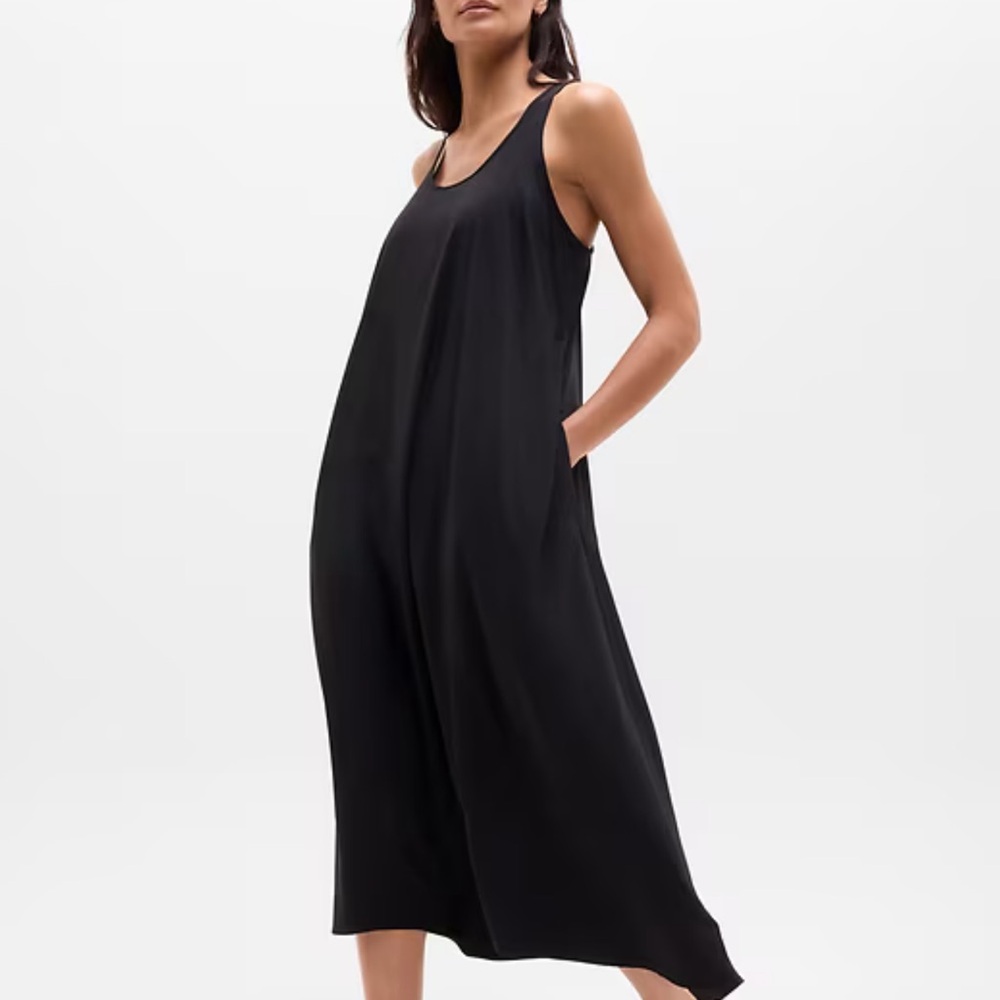 Presidio Traveler Maxi Dress
Wrinkle-resistant fabric in a relaxed fit.